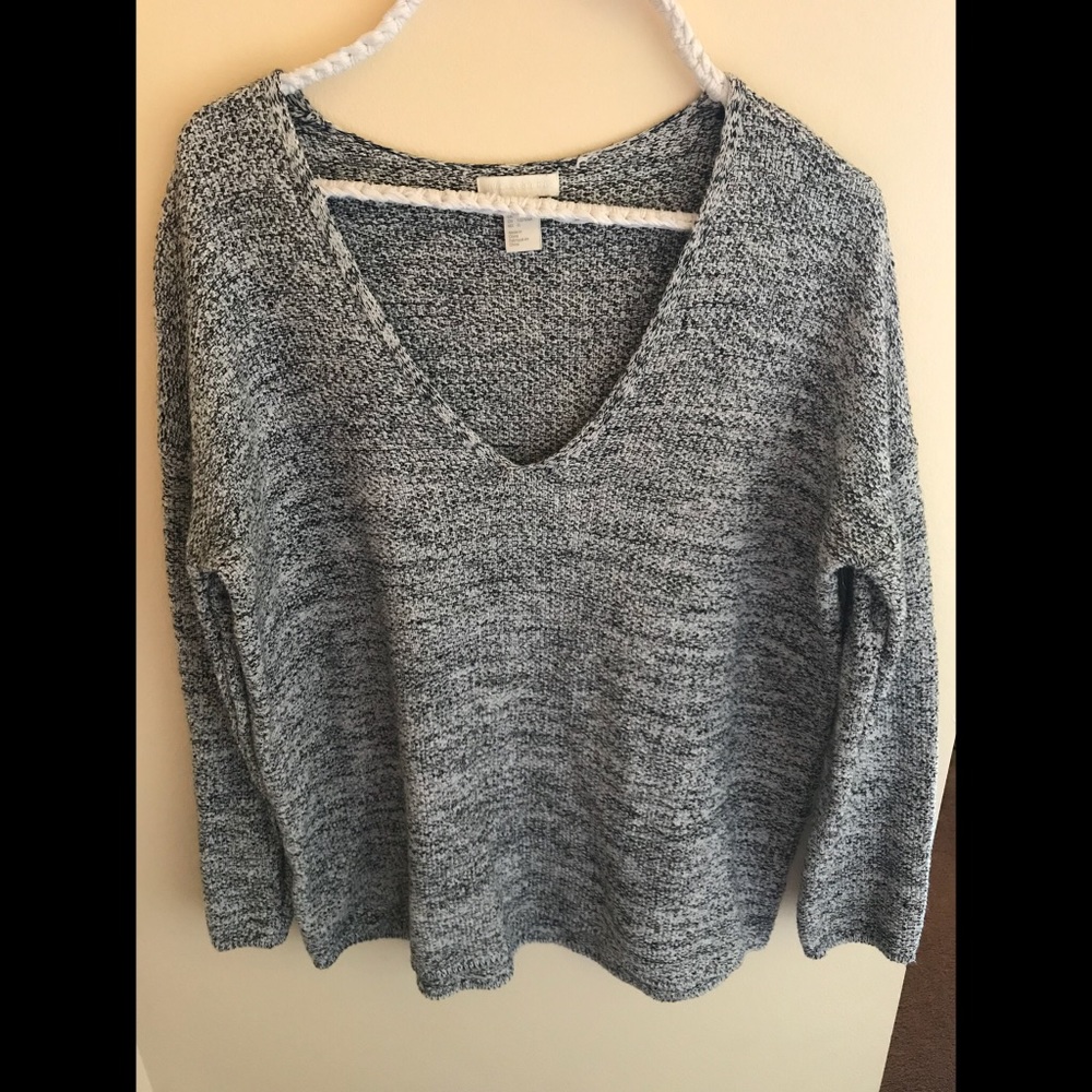 H&M V-neck Sweater🌸